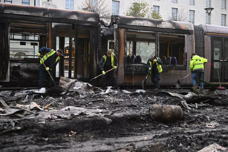 Irlandia: Najpoważniejsze od lat zamieszki w Dublinie po zranieniu przez nożownika trójki dzieci