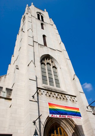 Irlandzki biskup popiera małżeństwa homoseksualne
