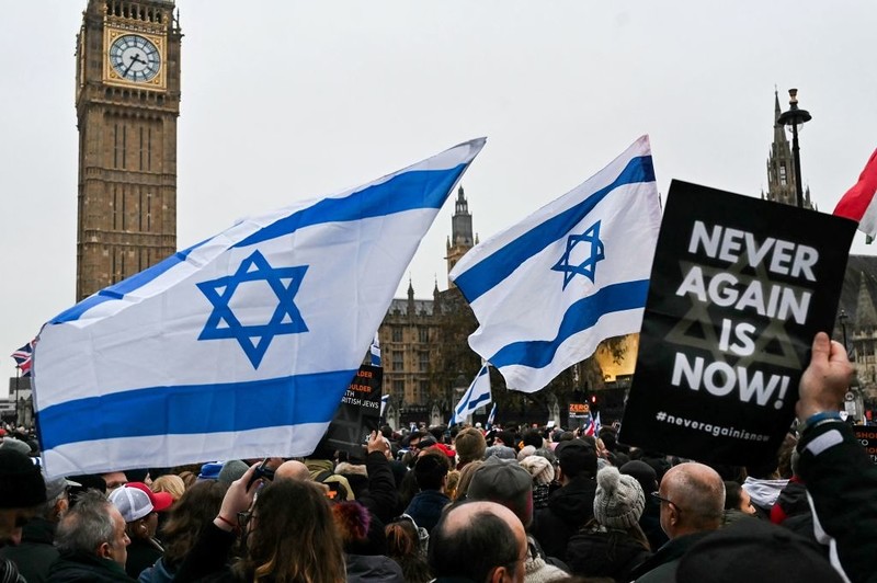 Tens of thousands of people protested against anti-Semitism in London