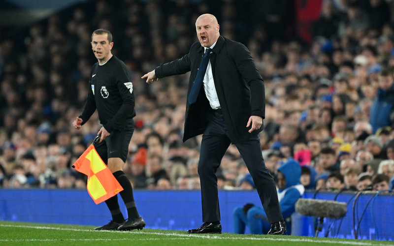 Menedżer Evertonu: Sprawdzanie akcji na ekranach VAR to farsa