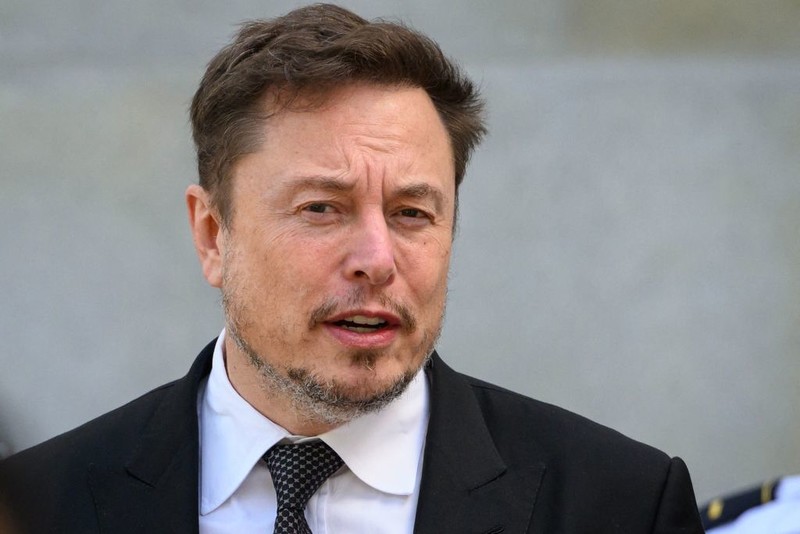 Moderna hired former FBI agent to follow celebrities who criticize vaccinations, including Elon Musk