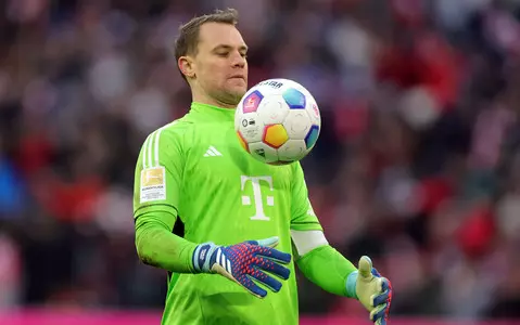 Bayern extends contracts with goalkeepers Neuer and Ulreich