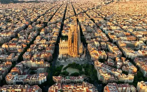 Spain: Barcelona renames streets after feminists