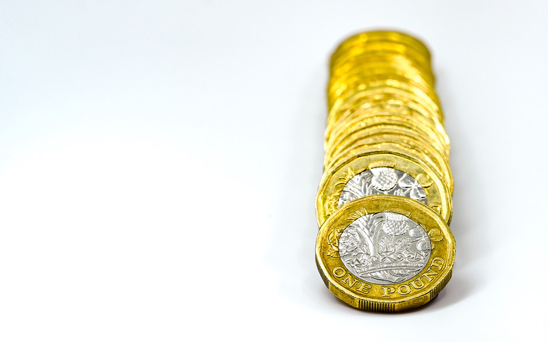 Portal rekrutacyjny Reed: Wzrost płacy minimalnej w UK doprowadzi do fali zwolnień