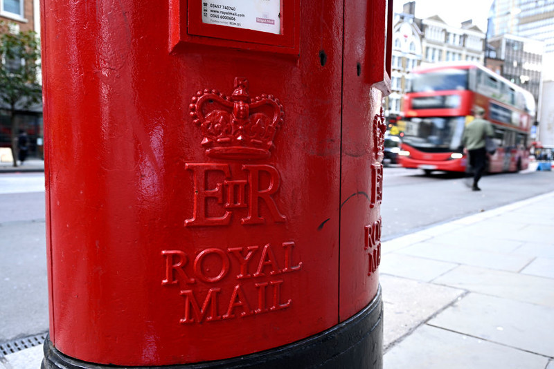 Singing postbox on Oxford Street to bring festive cheer in run-up to Christmas