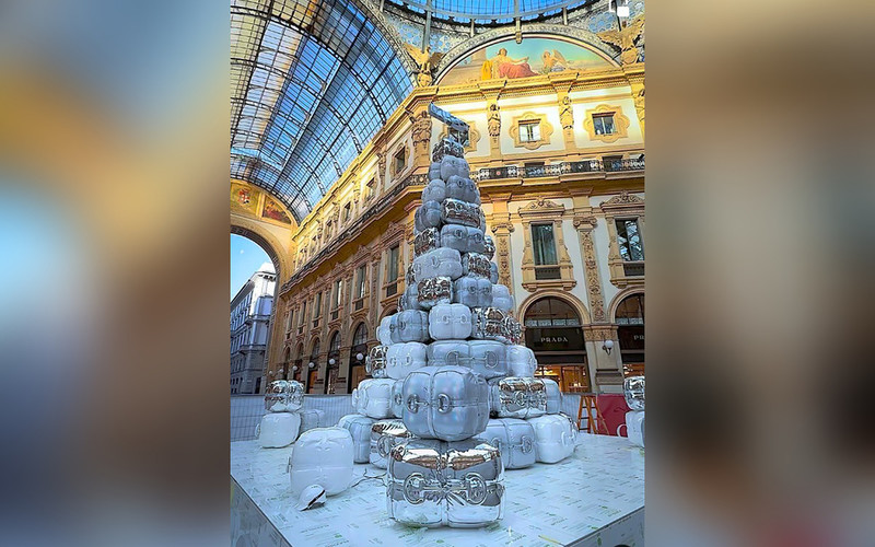 Italy: Christmas tree controversy in Milan