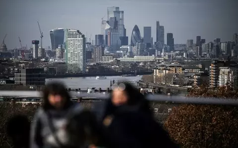 UK employers limit hiring permanent staff amid economic stresses