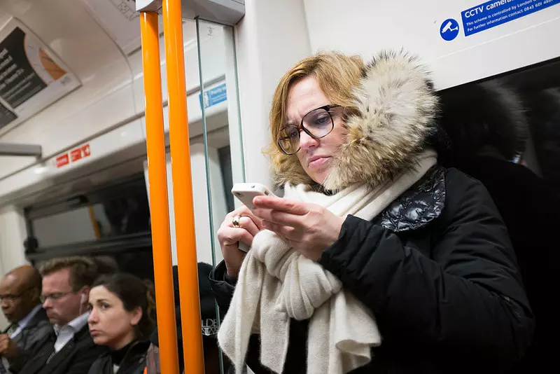 Zasięg sieci telefonii komórkowej w londyńskim metrze wciąż rośnie 