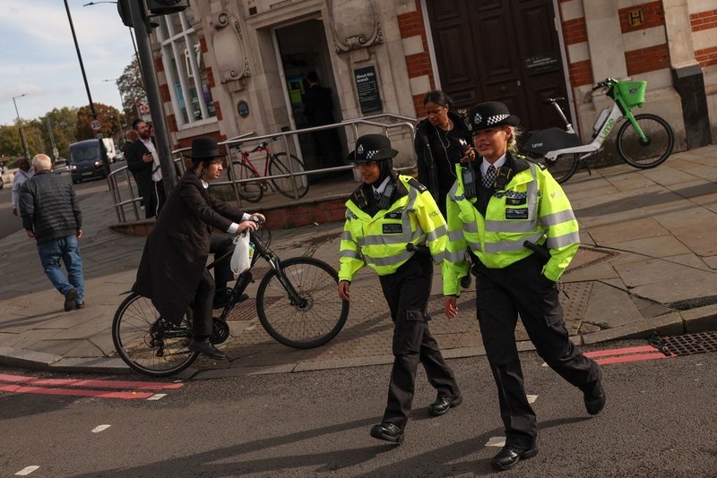 London: Girls aged 13 and 14 arrested for assaulting an Orthodox Jewish woman