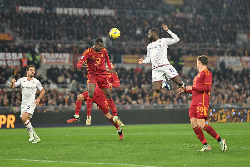 Roma na remis z Fiorentiną, Zalewski i Lukaku wyrzuceni z boiska