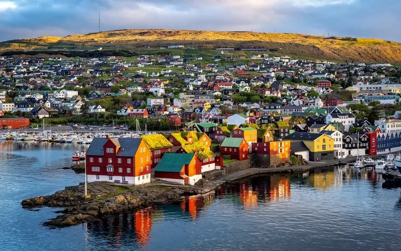 The Faroe Islands will continue to cooperate with Russia. They will make their ports available to he