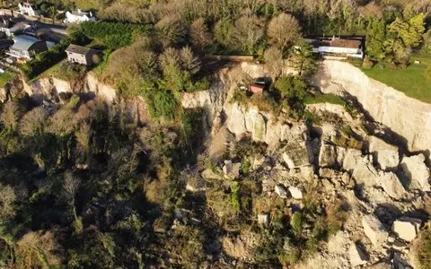 Huge landslide forces 20 homes to evacuate two weeks before Christmas