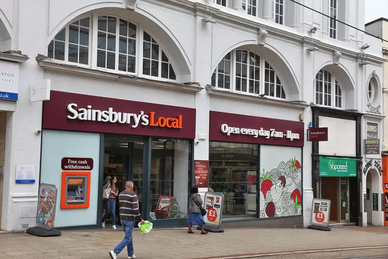 Sainsbury's broni decyzji o sprzedaży danych swoich klientów 