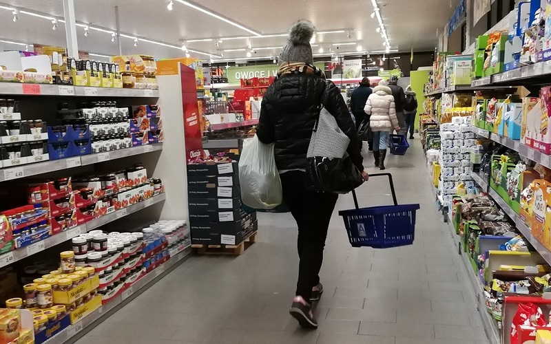 Polacy zrobią świąteczne zakupy spożywcze znowu na ostatnią chwilę. Sklepy czeka prawdziwe oblężenie