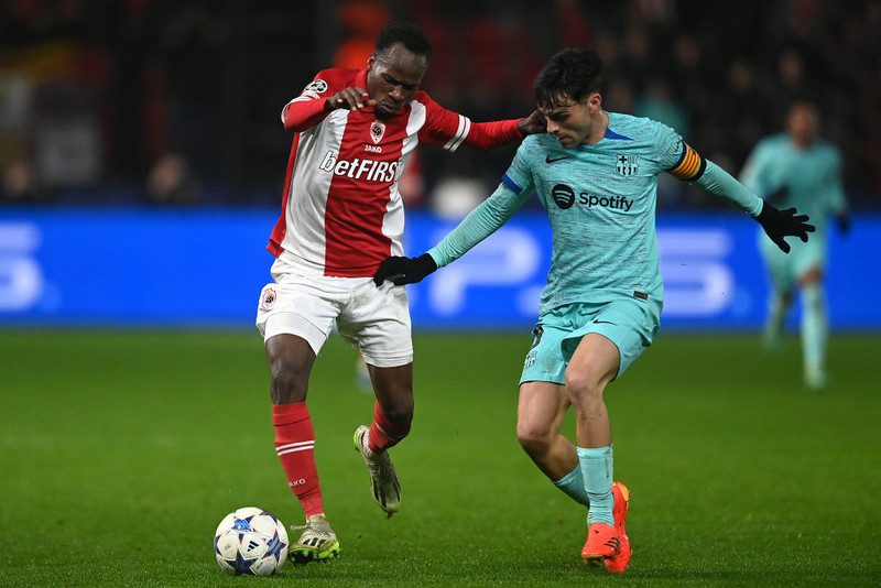 Embarrassing defeat for Barcelona, PSG and Porto advanced