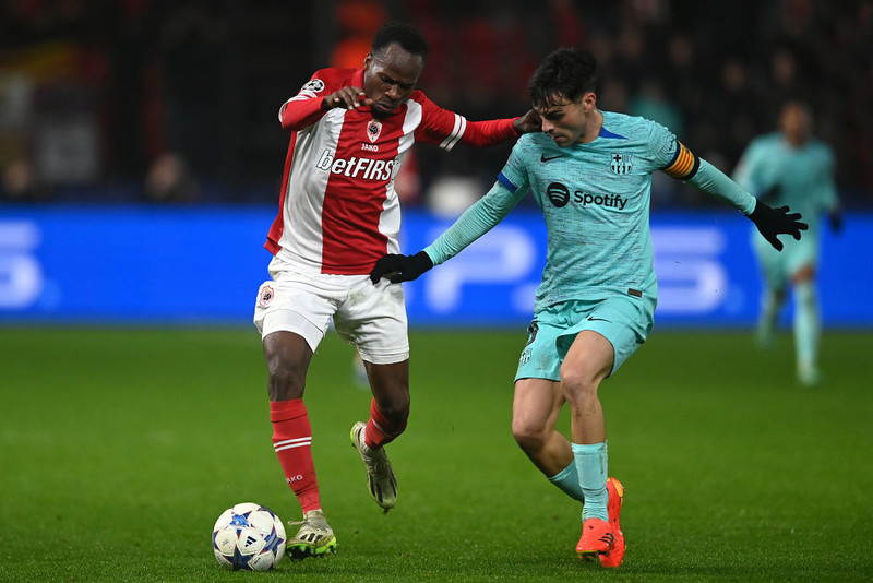 Wstydliwa porażka Barcelony, awans PSG i Porto
