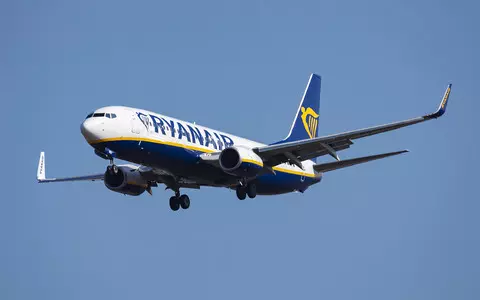 Ryanair apologises for chaos as passengers delayed for hours at UK airport