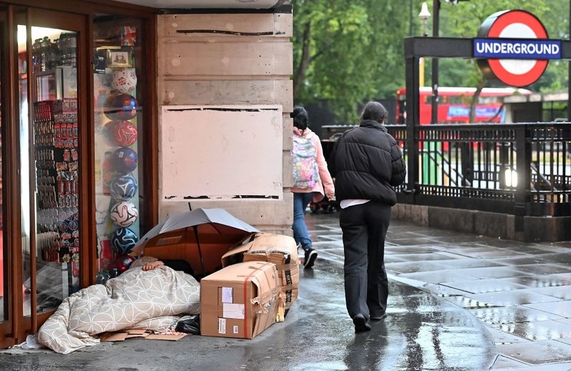Extra 40,000 people in England homeless this Christmas, says charity