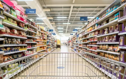 What time are supermarkets open in the UK over Christmas?