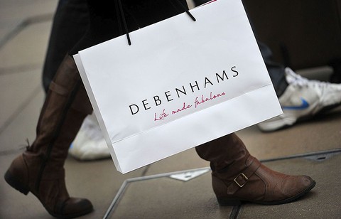 Sieci Debenhams i Peacocks płacą pracownikom poniżej legalnego minimum