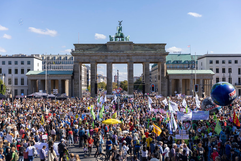 Germany: Only 40 per cent of citizens feel they can express their opinions freely