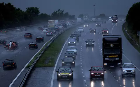 UK motorists warned of stormy weather in run-up to Christmas