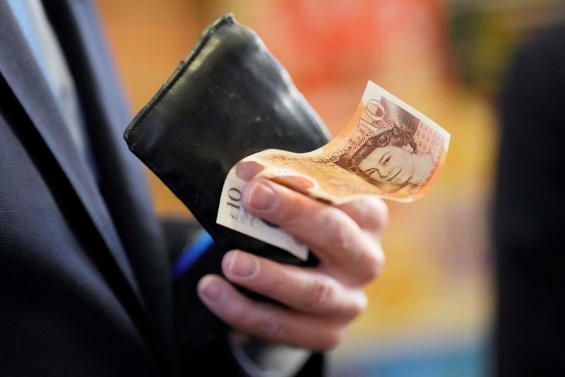 The £10 Christmas bonus that hasn't risen in 51 years
