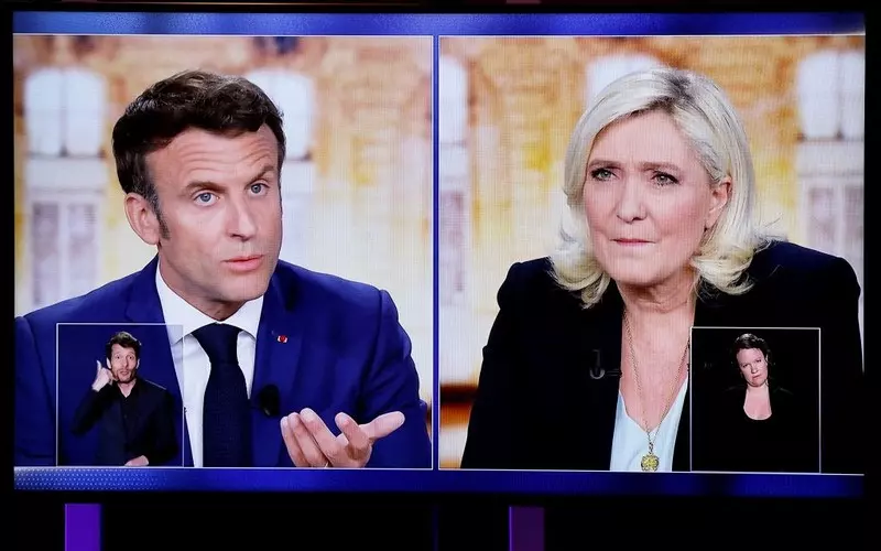 "Financial Times": Słabnie pozycja prezydenta Francji, rośnie poparcie Marine Le Pen