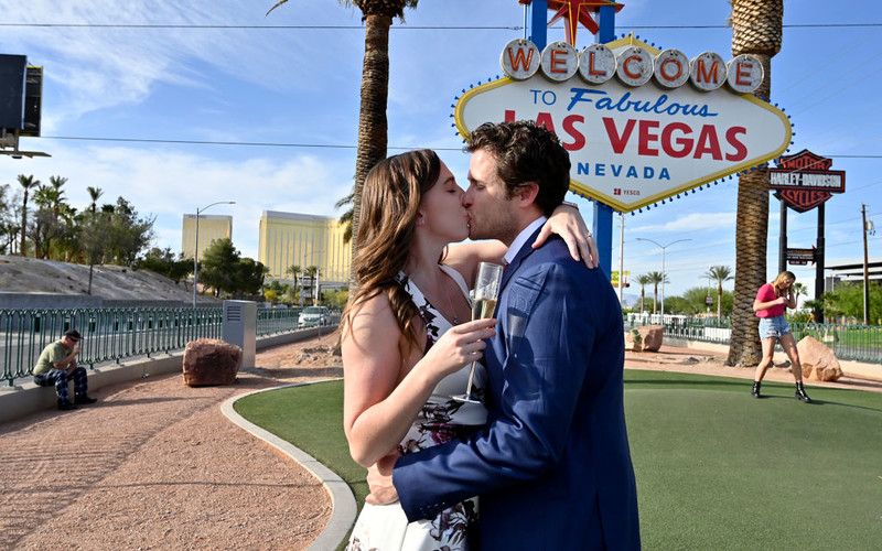 Las Vegas is gearing up for record-breaking weddings on New Year's Eve