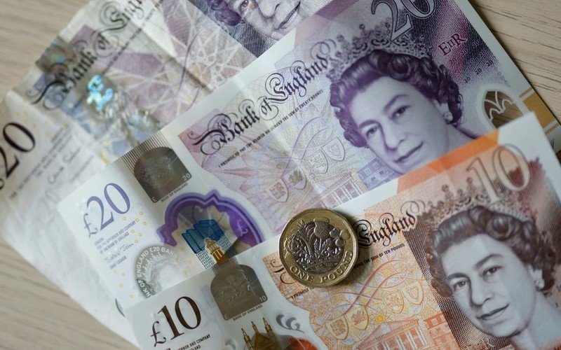 Only top half of UK earners to benefit from lower NI payments, thinktank warns