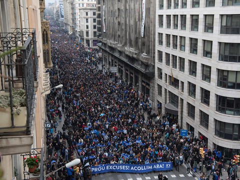 More than 160,000 march in Barcelona to demand Spain takes in more refugees