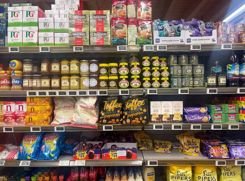 Rząd UK stworzył listę "zakazanych" produktów. Supermarkety nie będą mogły ich sprzedawać