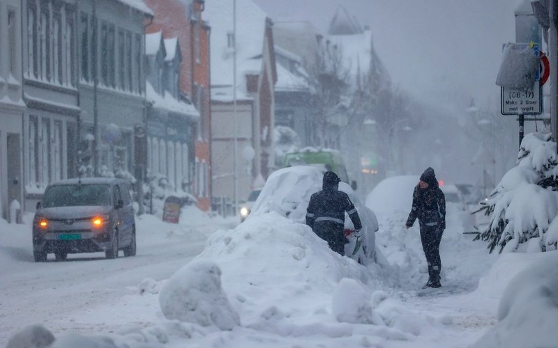 Record frost and heavy snowfall in Scandinavia. 40 degrees below zero