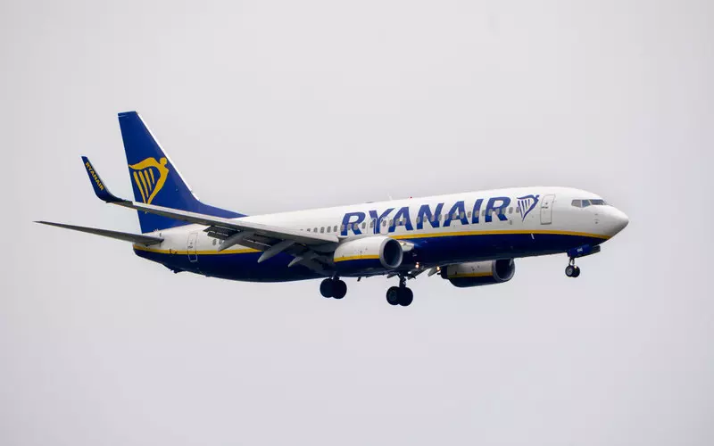 Ryanair nie wpuścił na pokład mężczyzny. Powodem naderwany paszport