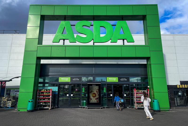 Asda zapowiada zrównanie cen prawie 300 artykułów z cenami w Aldi i Lidlu