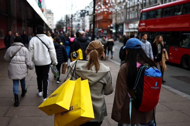 Shoppers and retailers set for 'challenging' 2024, says BRC