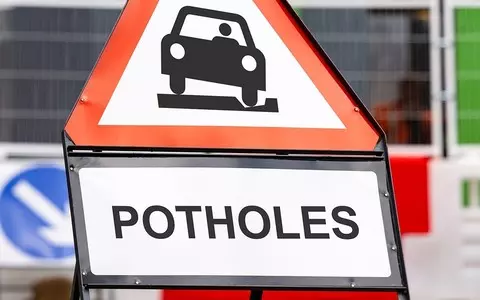 AI robot to identify and fill in potholes in Hertfordshire