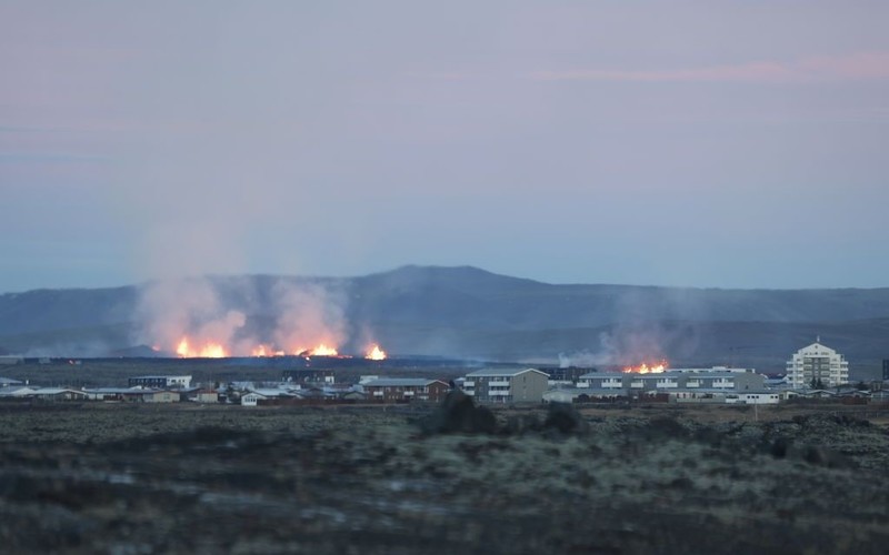 Iceland: Volcano has erupted again on Reykjanes Peninsula. Lava has reached Grindavik