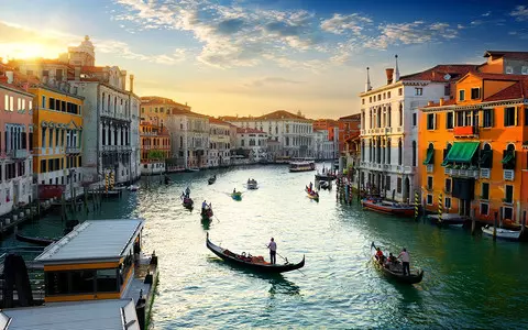 Venice begins accepting reservations for tickets to enter the city on peak days