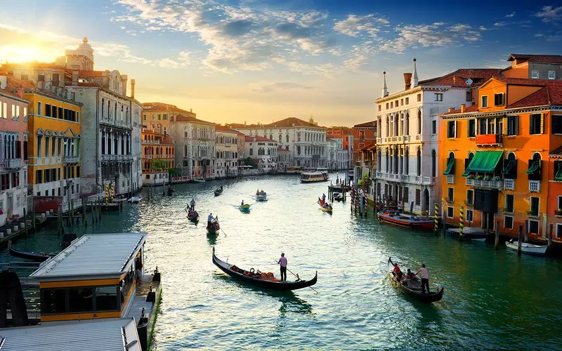 Venice begins accepting reservations for tickets to enter the city on peak days