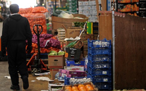 Police find 15 'Iraqi migrants' hiding in fruit pallets at New Spitalfields Market