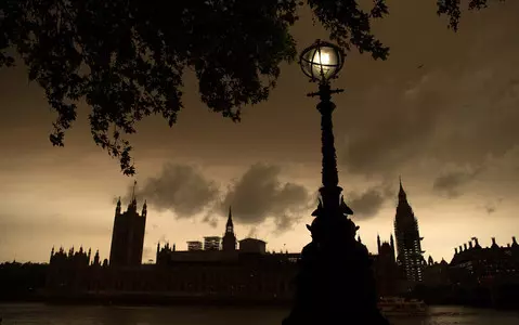 Sahara dust cloud headed to UK as Met Office warns cars could be covered by orange dirt