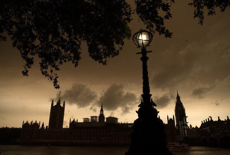 Sahara dust cloud headed to UK as Met Office warns cars could be covered by orange dirt