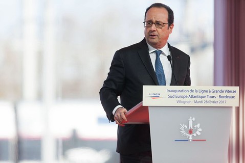 Francja: Snajper przypadkowo ranił dwie osoby podczas przemówienia Hollande'a