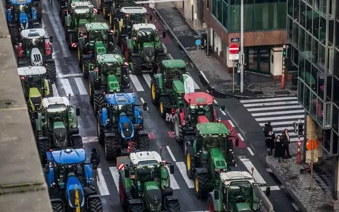 Farmers from all over Europe protest in Brussels: "Your imports, our defeat"