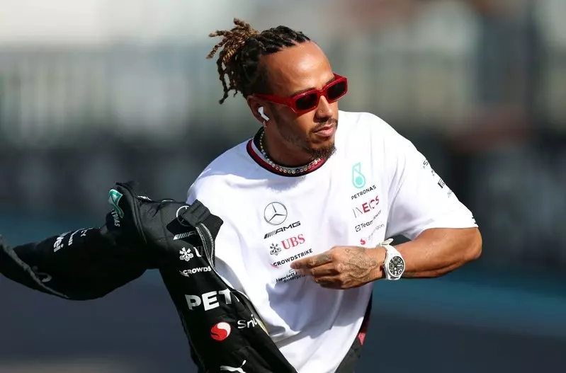 Formuła 1: Hamilton oficjalnie w Ferrari od 2025 roku