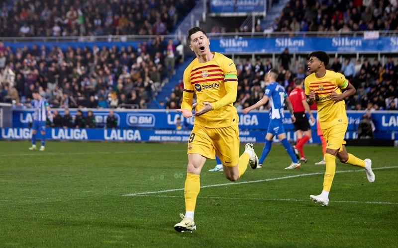 Lewandowski finally scores a goal. Girona draws with Real Sociedad