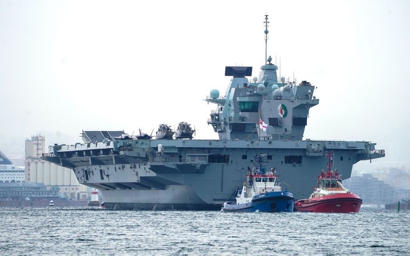 UK aircraft carrier withdrawn from Nato exercise after propeller issue