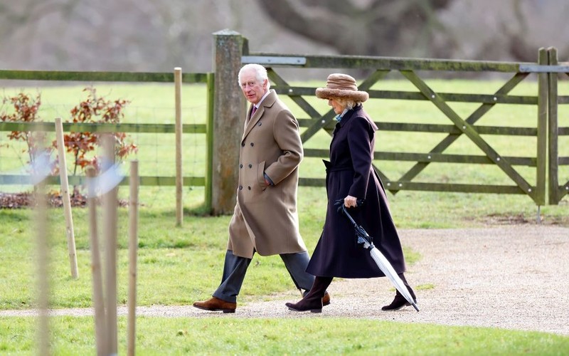 King diagnosed with cancer, Buckingham Palace says