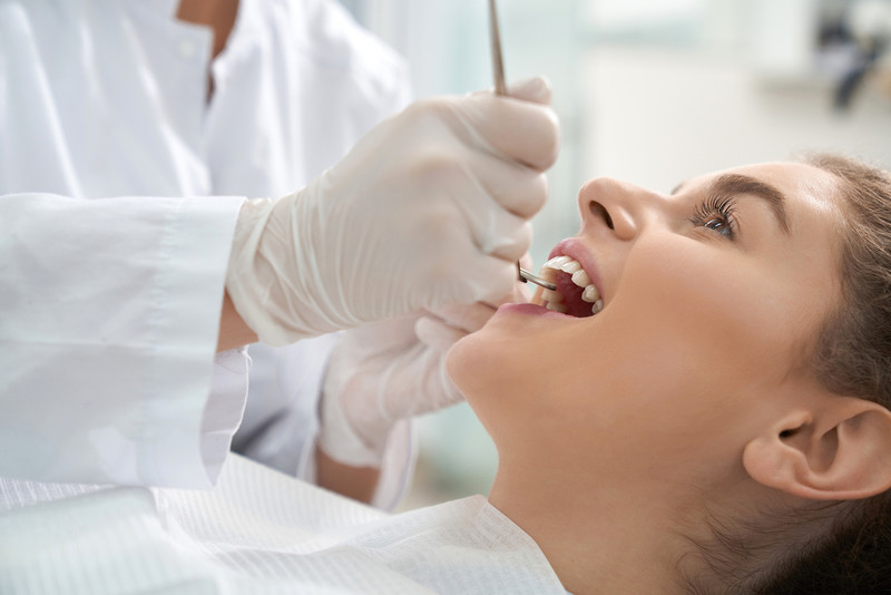 Anglia: Niedobór dentystów NHS ma być niwelowany poprzez system premii pieniężnych